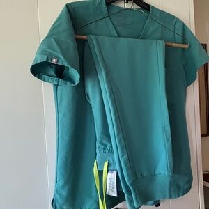 Figs scrubs Surgical Green